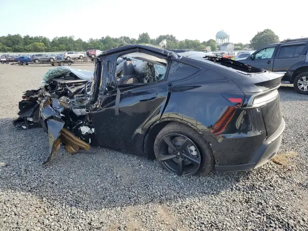 7SAYGDEE0TF365555 2026 TESLA MODEL Y - Image 2
