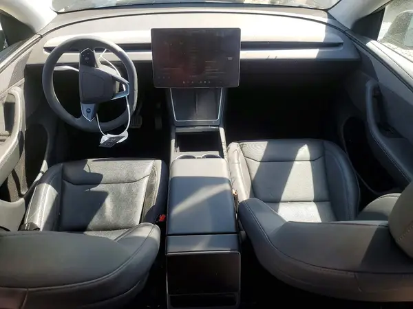 7SAYGDEE0TF370903 2026 TESLA MODEL Y - Image 8