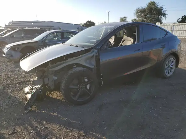 7SAYGDEE0TF375664 2026 TESLA MODEL Y - Image 1