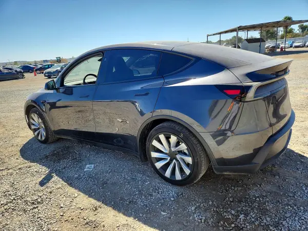 7SAYGDEE0TF375809 2026 TESLA MODEL Y - Image 2