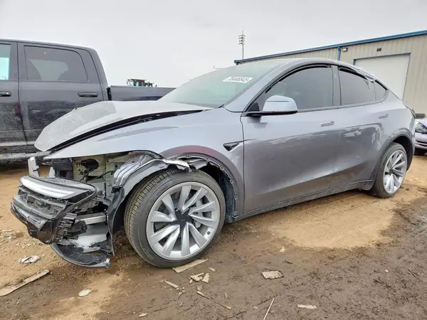 7SAYGDEE0TF379567 2026 TESLA MODEL Y - Image 1