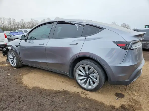 7SAYGDEE0TF379567 2026 TESLA MODEL Y - Image 2