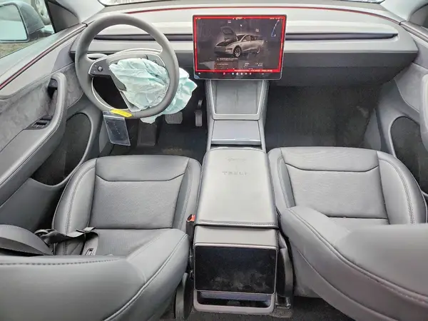 7SAYGDEE0TF379567 2026 TESLA MODEL Y - Image 8