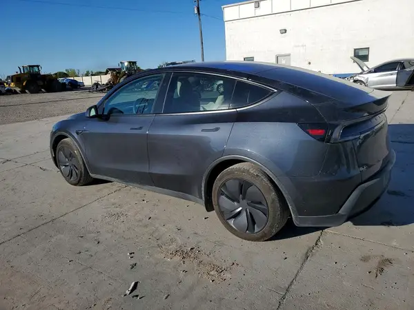 7SAYGDEE0TF390830 2026 TESLA MODEL Y - Image 2