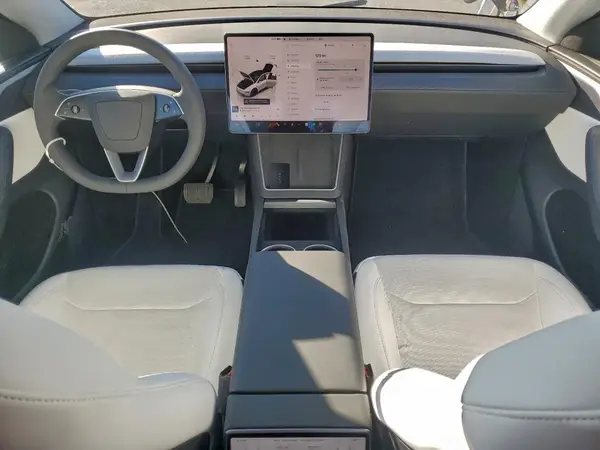 7SAYGDEE0TF429819 2026 TESLA MODEL Y - Image 8