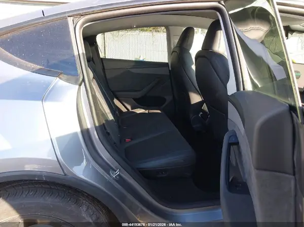7SAYGDEE0TF446250 2026 TESLA MODEL Y - Image 8