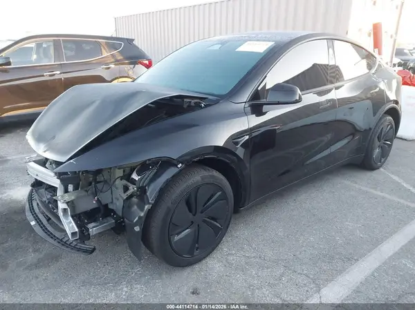 7SAYGDEE0TF523702 2026 TESLA MODEL Y - Image 2