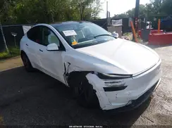 7SAYGDEE0TF557333 2026 TESLA MODEL Y