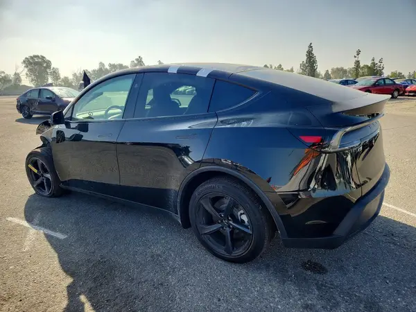 7SAYGDEE0TF575296 2026 TESLA MODEL Y - Image 2