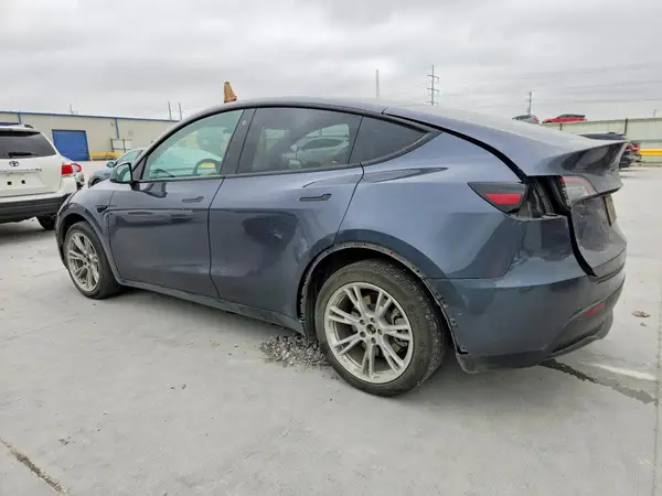 7SAYGDEE1NA003928 2022 TESLA MODEL Y - Image 2