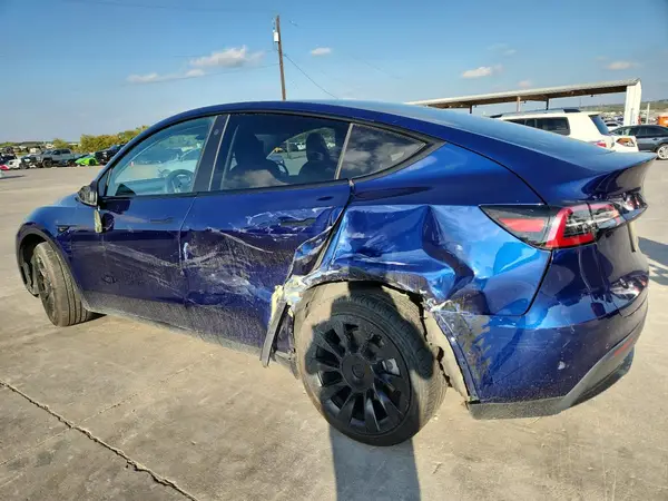 7SAYGDEE1NA007249 2022 TESLA MODEL Y - Image 2