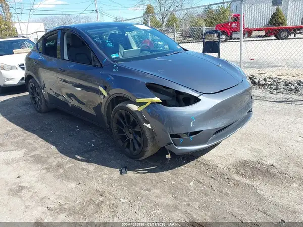 7SAYGDEE1NA009003 2022 TESLA MODEL Y - Image 1