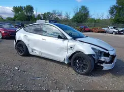 7SAYGDEE1NA009518 2022 TESLA MODEL Y