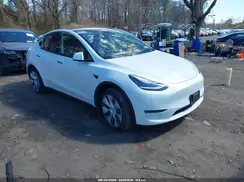 7SAYGDEE1NA009681 2022 TESLA MODEL Y