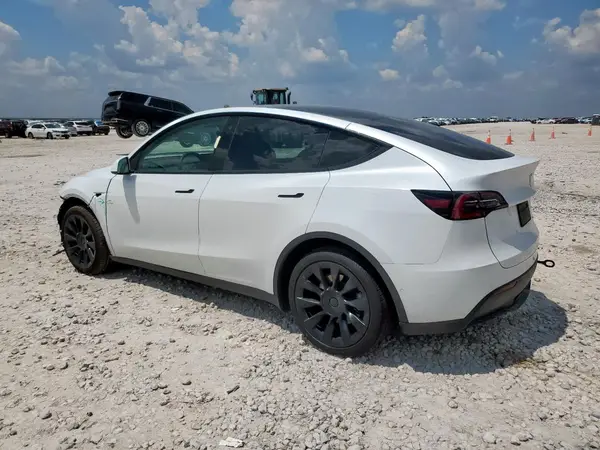 7SAYGDEE1NA010877 2022 TESLA MODEL Y - Image 2