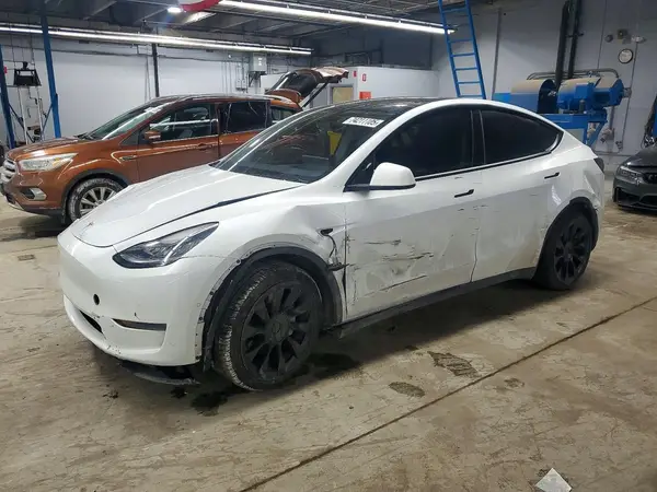 7SAYGDEE1NA011317 2022 TESLA MODEL Y - Image 1