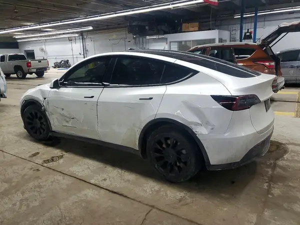 7SAYGDEE1NA011317 2022 TESLA MODEL Y - Image 2