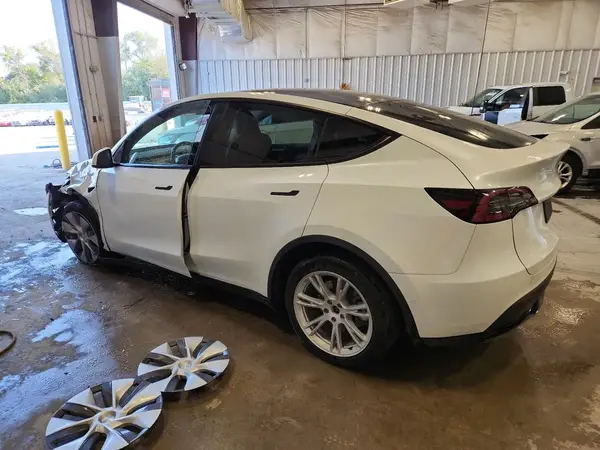 7SAYGDEE1NA014864 2022 TESLA MODEL Y - Image 2