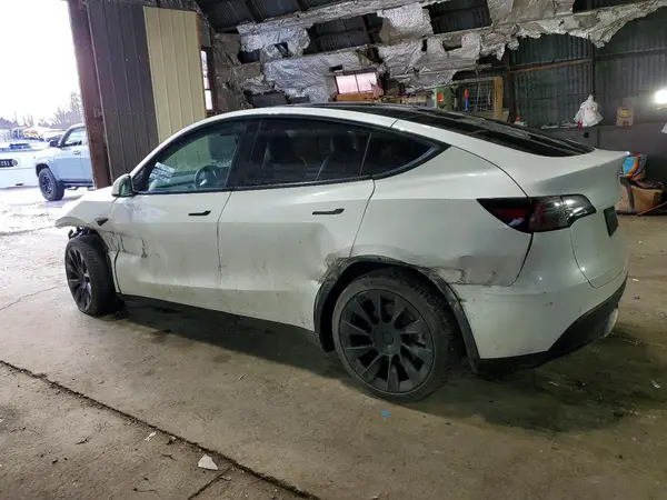7SAYGDEE1NA016470 2022 TESLA MODEL Y - Image 2