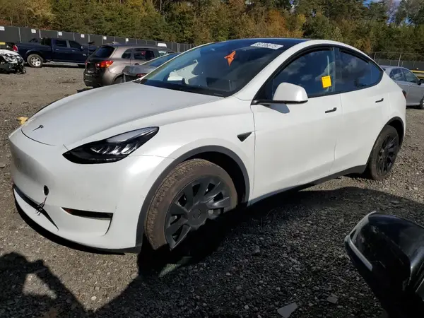 7SAYGDEE1NA017005 2022 TESLA MODEL Y - Image 1