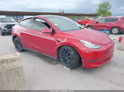 7SAYGDEE1NA019885 2022 TESLA MODEL Y