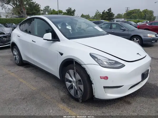 7SAYGDEE1NA021054 2022 TESLA MODEL Y - Image 1
