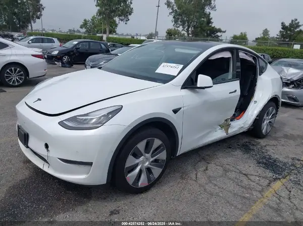 7SAYGDEE1NA021054 2022 TESLA MODEL Y - Image 2