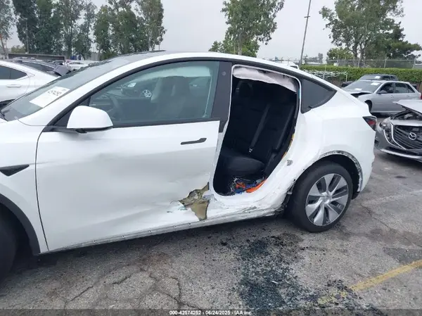 2022 TESLA MODEL Y auction photo 6