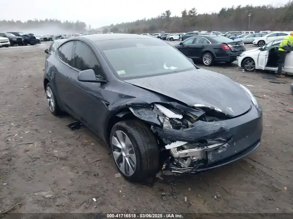 7SAYGDEE1NA021734 2022 TESLA MODEL Y - Image 1