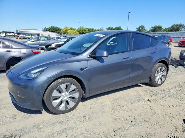 7SAYGDEE1NF310907 2022 TESLA MODEL Y - Image 1