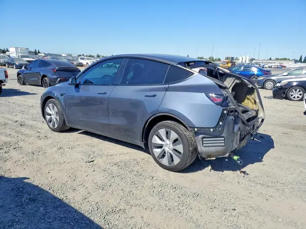 7SAYGDEE1NF310907 2022 TESLA MODEL Y - Image 2