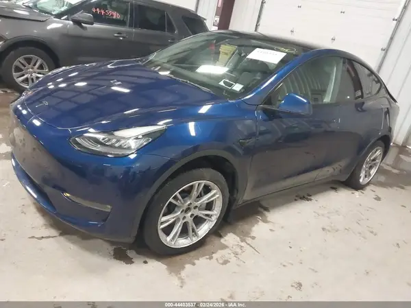 7SAYGDEE1NF313449 2022 TESLA MODEL Y - Image 2