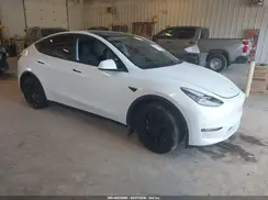 7SAYGDEE1NF317761 2022 TESLA MODEL Y