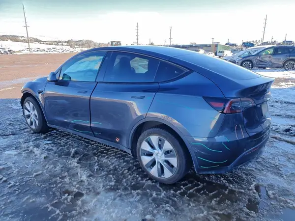 7SAYGDEE1NF321406 2022 TESLA MODEL Y - Image 2