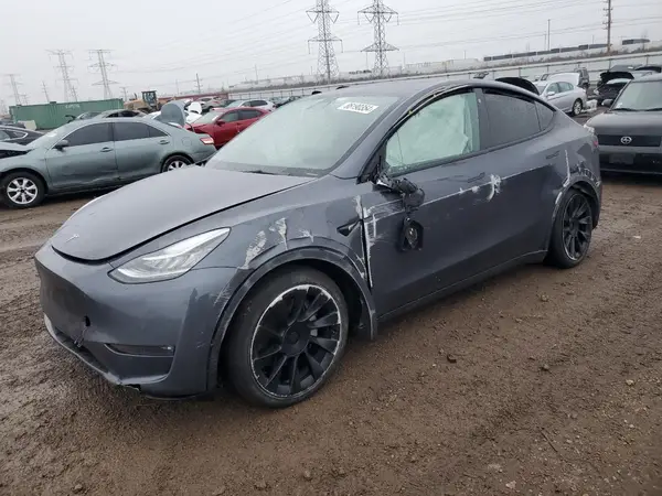 7SAYGDEE1NF323284 2022 TESLA MODEL Y - Image 1