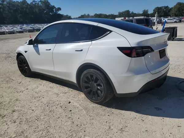 7SAYGDEE1NF327903 2022 TESLA MODEL Y - Image 2