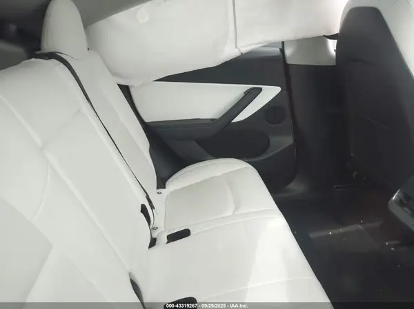 7SAYGDEE1NF329599 2022 TESLA MODEL Y - Image 8
