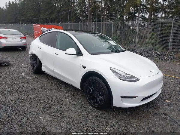 7SAYGDEE1NF332003 2022 TESLA MODEL Y - Image 1