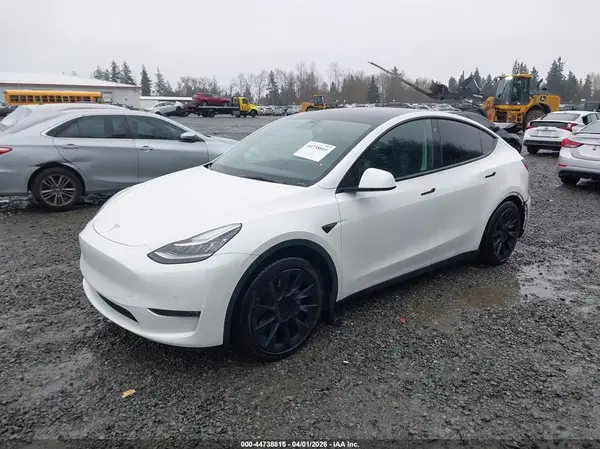 7SAYGDEE1NF332003 2022 TESLA MODEL Y - Image 2