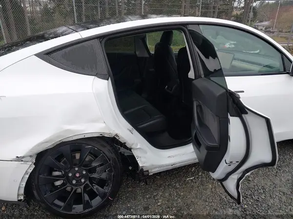 7SAYGDEE1NF332003 2022 TESLA MODEL Y - Image 8