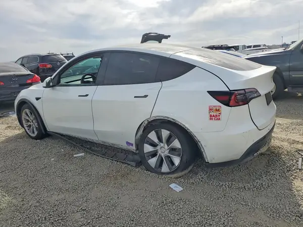 7SAYGDEE1NF345432 2022 TESLA MODEL Y - Image 2