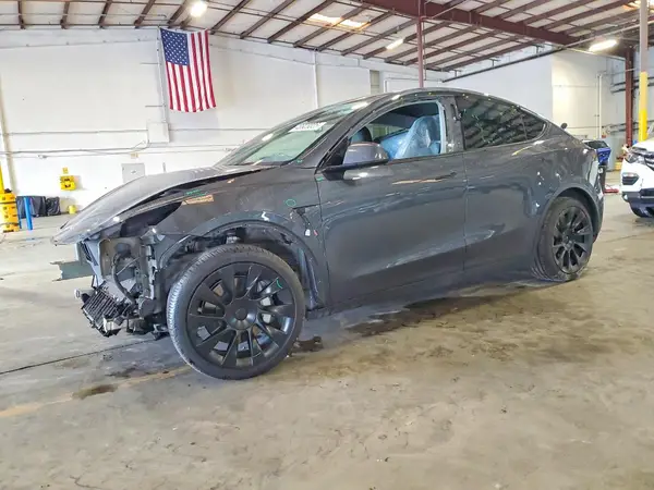 7SAYGDEE1NF351215 2022 TESLA MODEL Y - Image 1