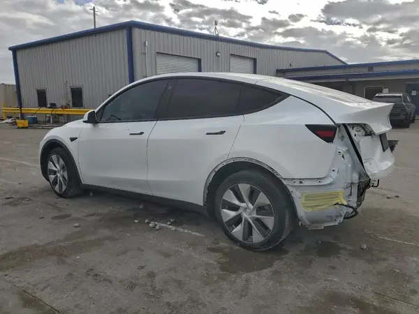 7SAYGDEE1NF353823 2022 TESLA MODEL Y - Image 2