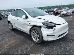 7SAYGDEE1NF354678 2022 TESLA MODEL Y