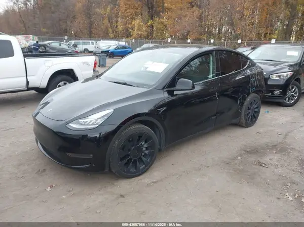 7SAYGDEE1NF356432 2022 TESLA MODEL Y - Image 2