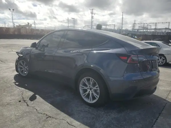 7SAYGDEE1NF356625 2022 TESLA MODEL Y - Image 2