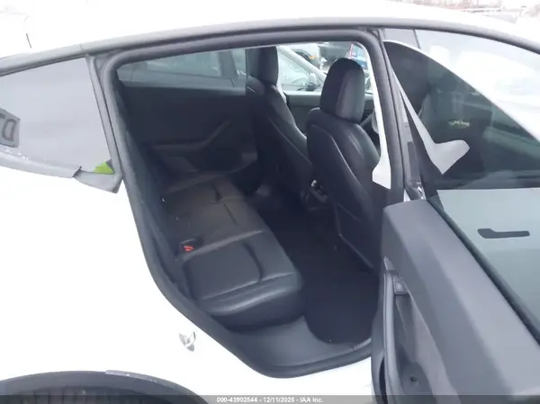 7SAYGDEE1NF358519 2022 TESLA MODEL Y - Image 8