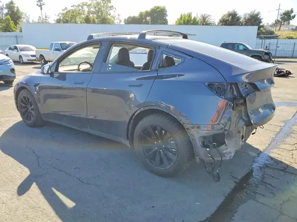 7SAYGDEE1NF362781 2022 TESLA MODEL Y - Image 2