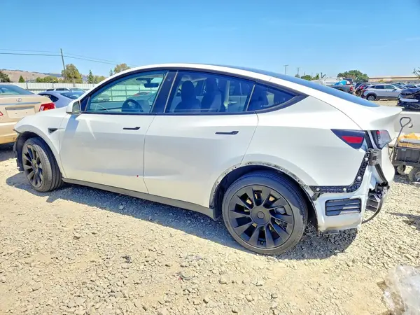 7SAYGDEE1NF364174 2022 TESLA MODEL Y - Image 2