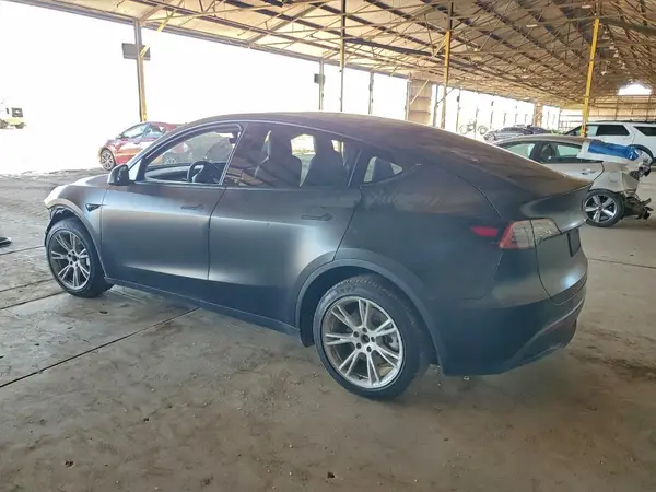 7SAYGDEE1NF367723 2022 TESLA MODEL Y - Image 2